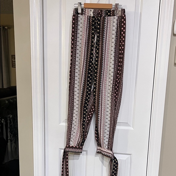 SHEIN Multicolor Striped Pants - Picture 1 of 3